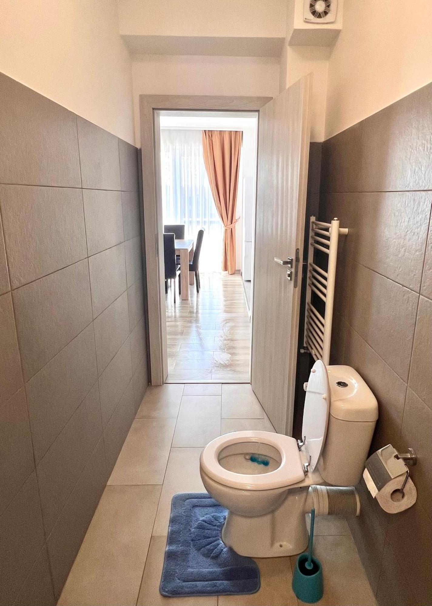 Apartament Madeira Apartment Oradea Exterior photo