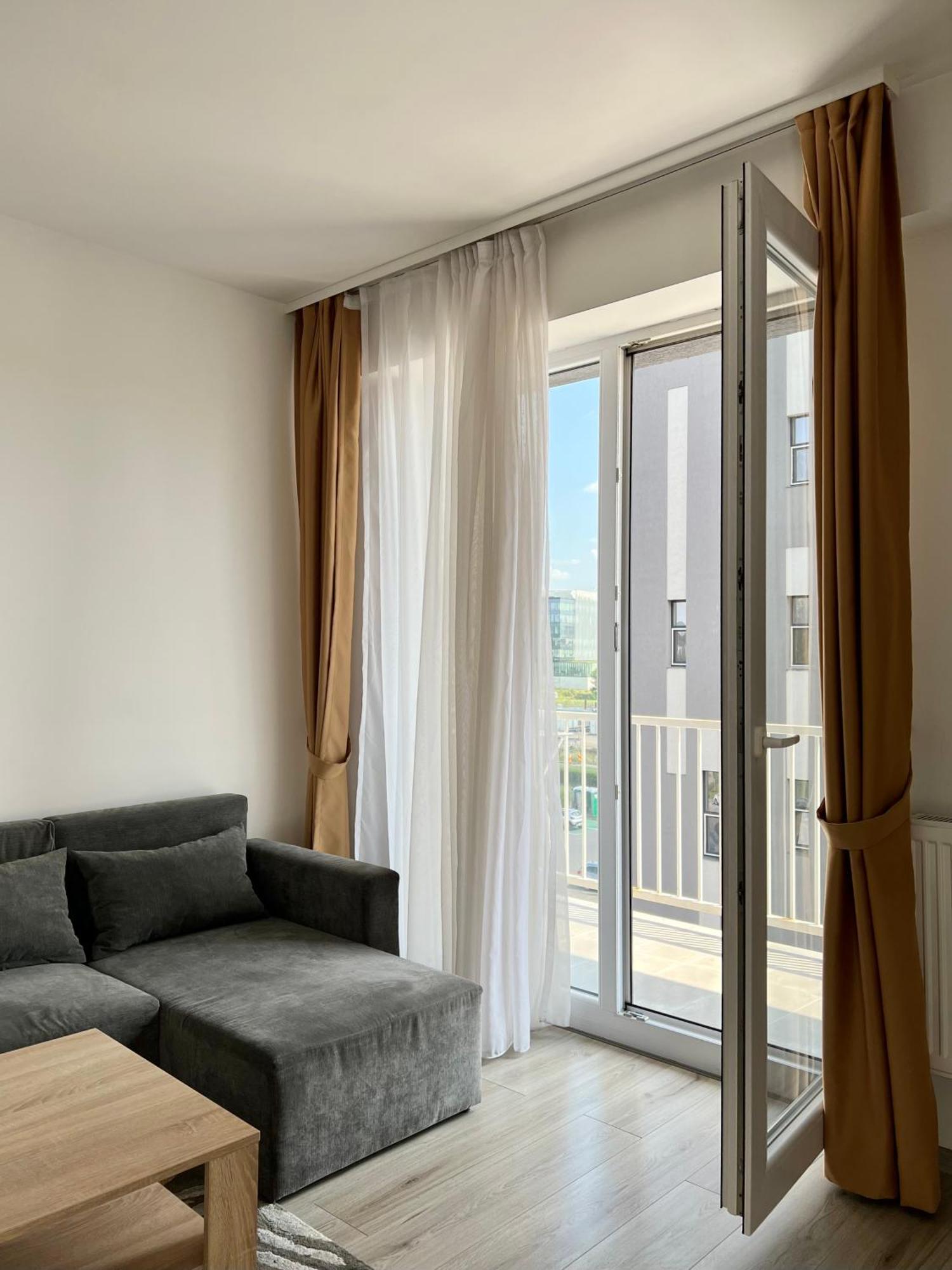 Apartament Madeira Apartment Oradea Exterior photo